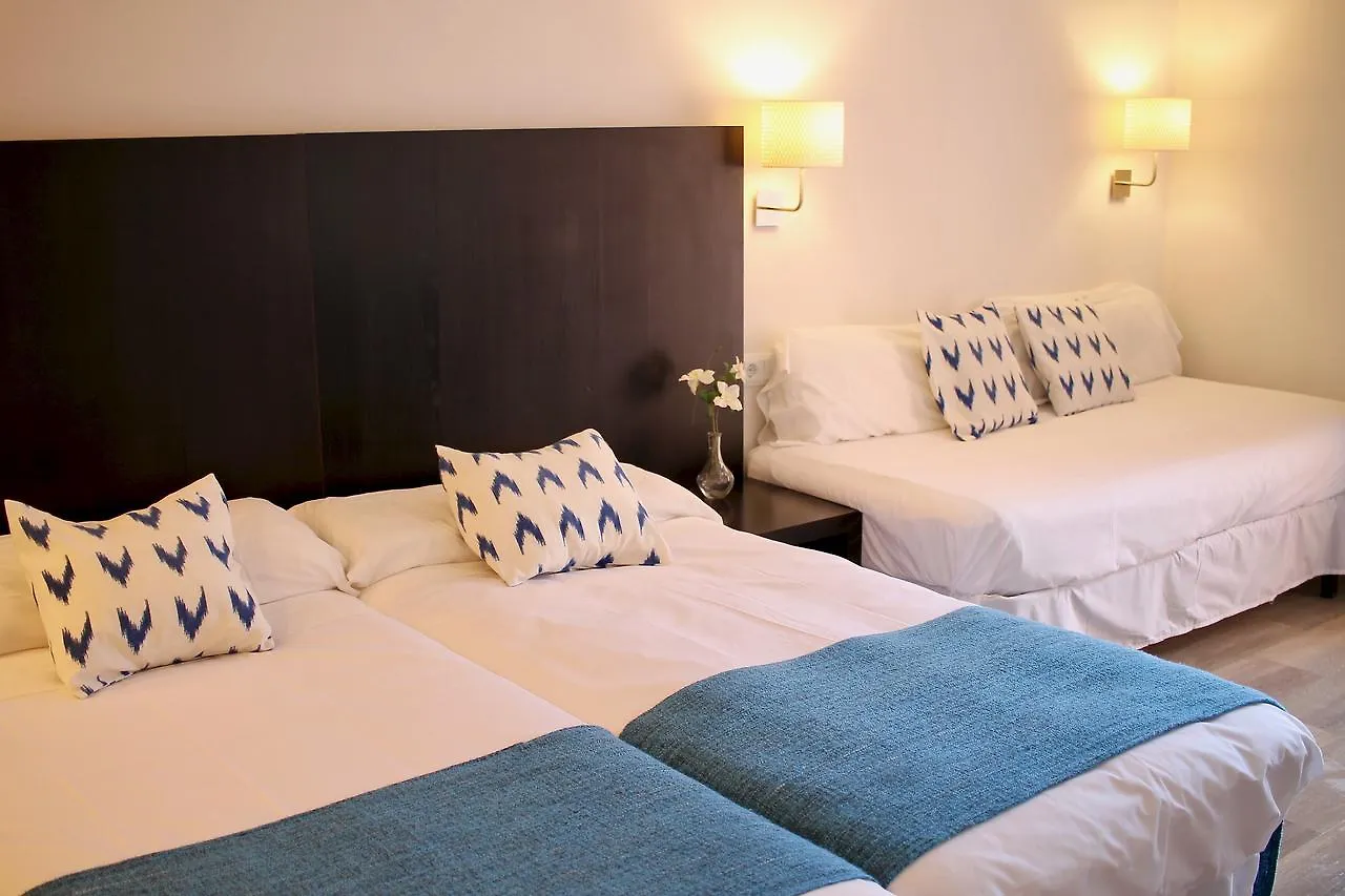 Hostal Jakiton Palma Nova  Guest house